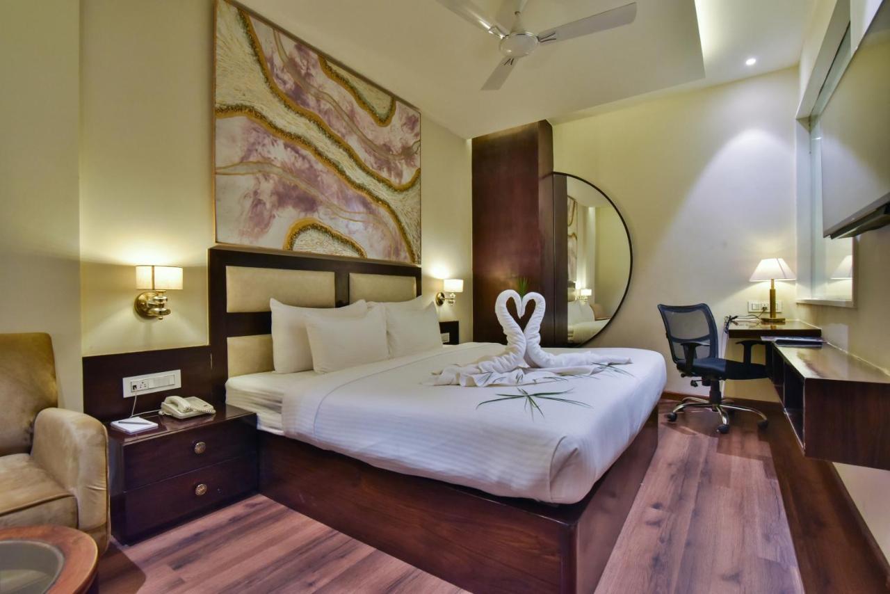 Hotel Br Grand With Nimo Club Amritsar -5 Mint From Golden Temple Exteriér fotografie