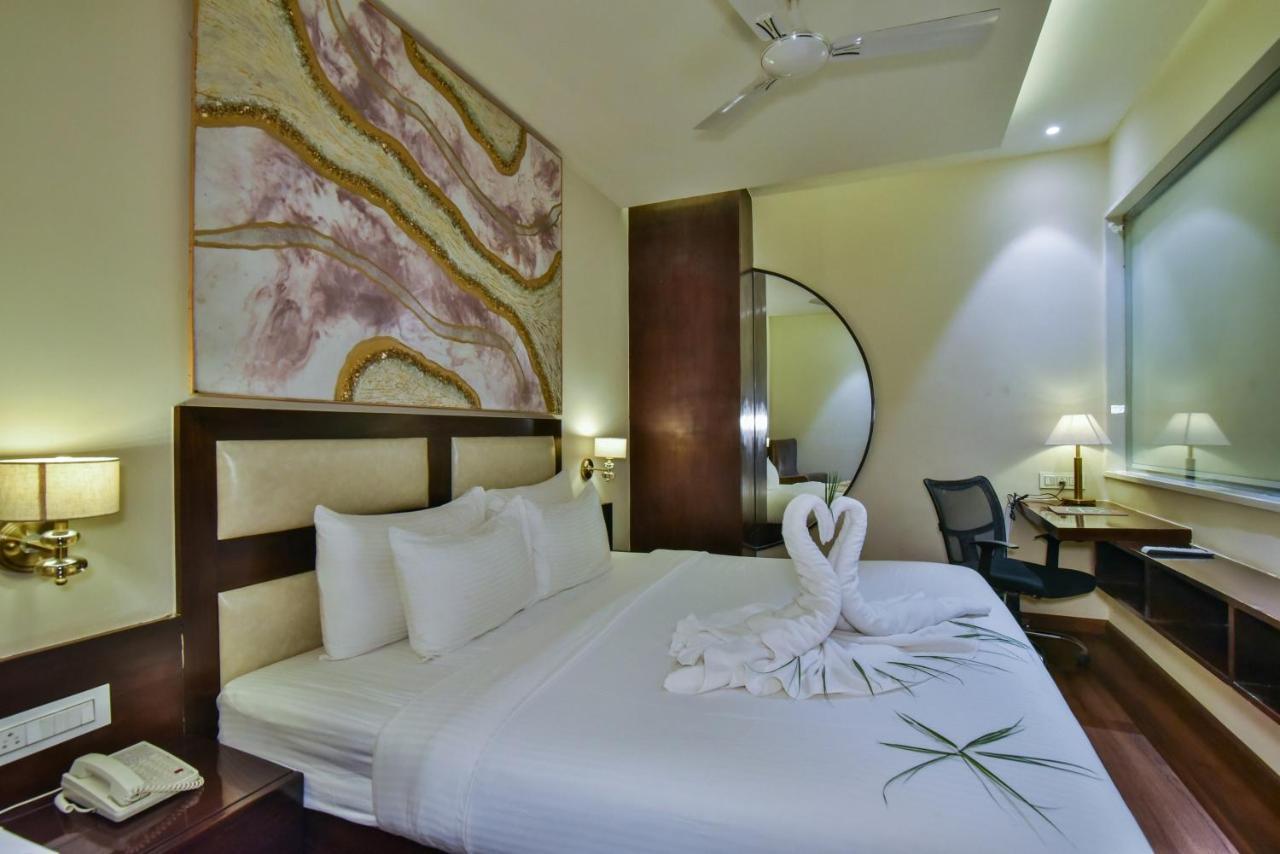 Hotel Br Grand With Nimo Club Amritsar -5 Mint From Golden Temple Exteriér fotografie