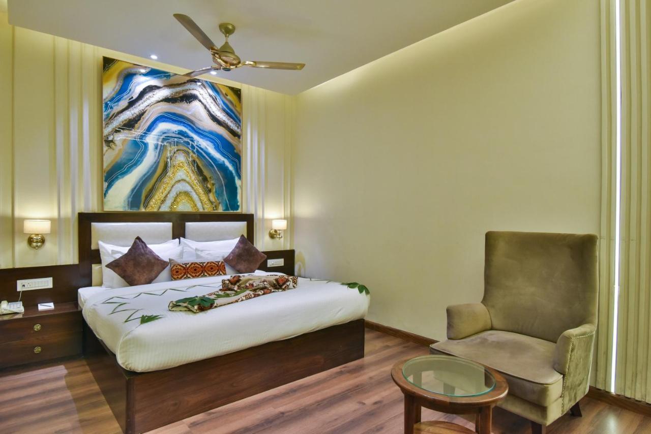 Hotel Br Grand With Nimo Club Amritsar -5 Mint From Golden Temple Exteriér fotografie